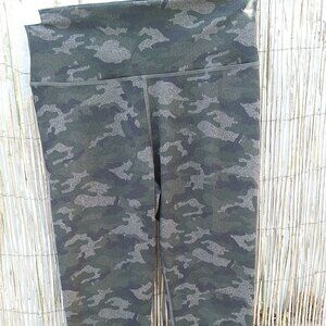 Fabletics Leggings Women - Camo - Workout Exercise - No Size- See Measurements